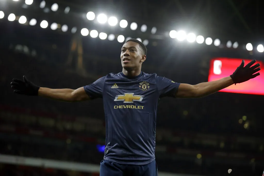 Anthony Martial festeja anotación con el Manchester United