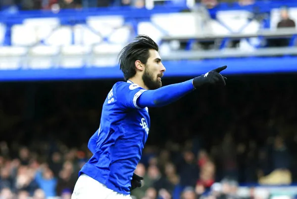 Andre Gomes celebra gol vs Wolves