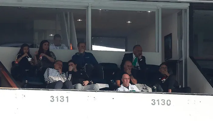 'Tata' Martino en un palco del Estadio Azteca