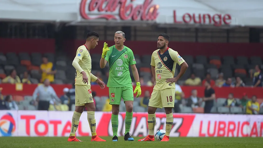 MEXSPORT Marchesín hace labores de líder y ordena a sus defensores