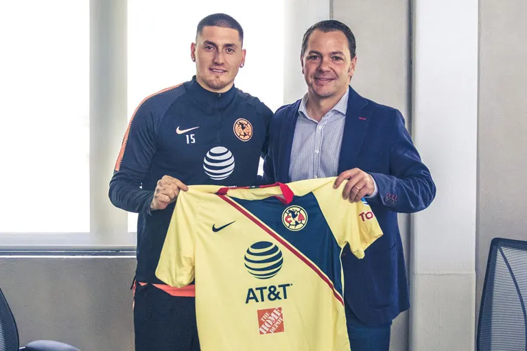 TWITTER @ClubAmerica Nico Castillo, presentado con América