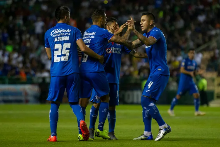 Cruz Azul festeja gol de Yoshimar Yotún