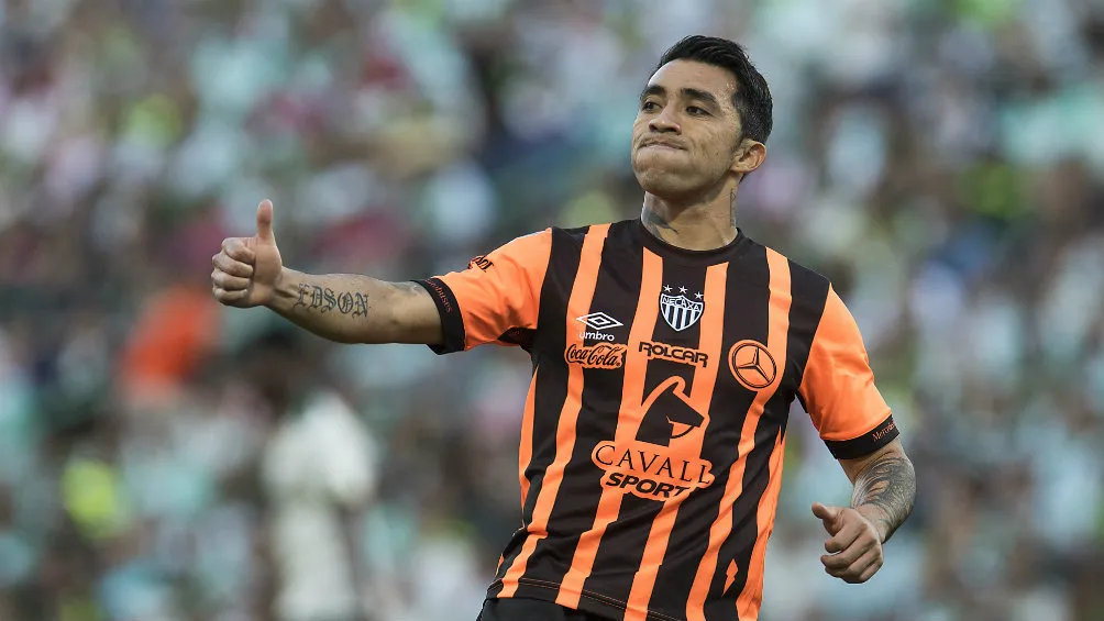 MEXSPORT Edson celebra anotación con los Rayos