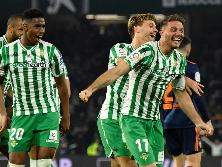 Joaquín Sánchez festaja gol contra Valencia