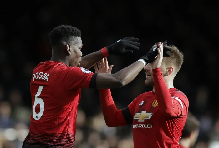 AP Pogba celebra con Shawafter uno de sus goles