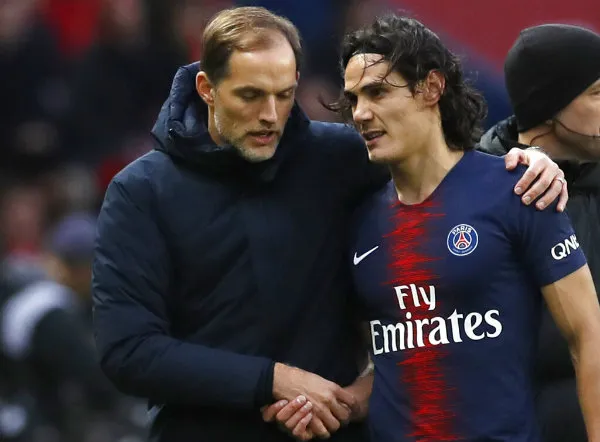 Tuchel conversa con Cavani después del partido