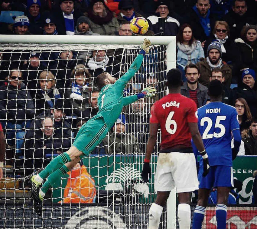 De Gea consigue desviar un disparo del Chelsea