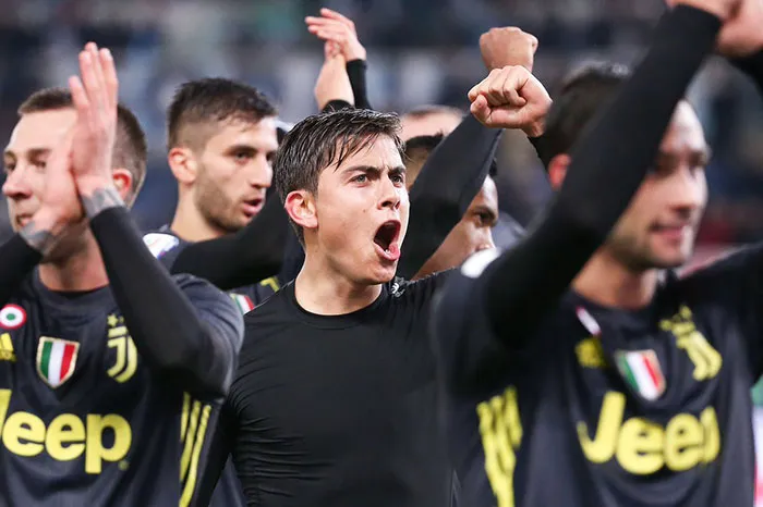 TWITTER @PAULODYBALA_JR Dybala canta después de un partido