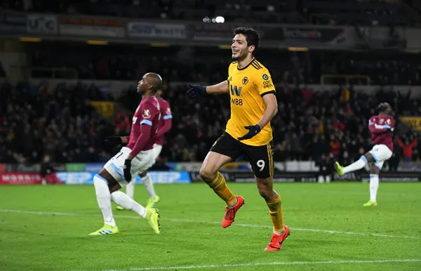 Jiménez festeja en un partido del Wolves
