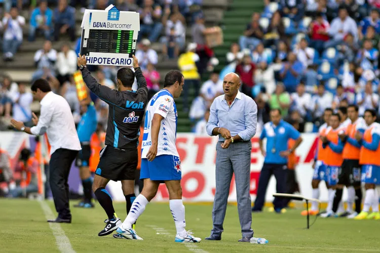 Chelís hace una observación a Cuauhtémoc Blanco