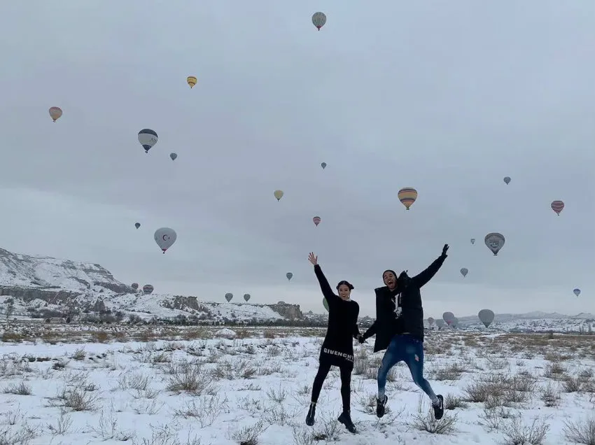 TWITTER @DIEGO_REYES13 Reyes festeja junto a su pareja el 14 de febrero