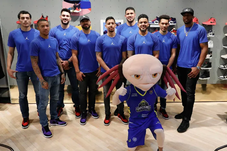 ERNESTO PÉREZ Capitanes de la Ciudad de México posan para RÉCORD