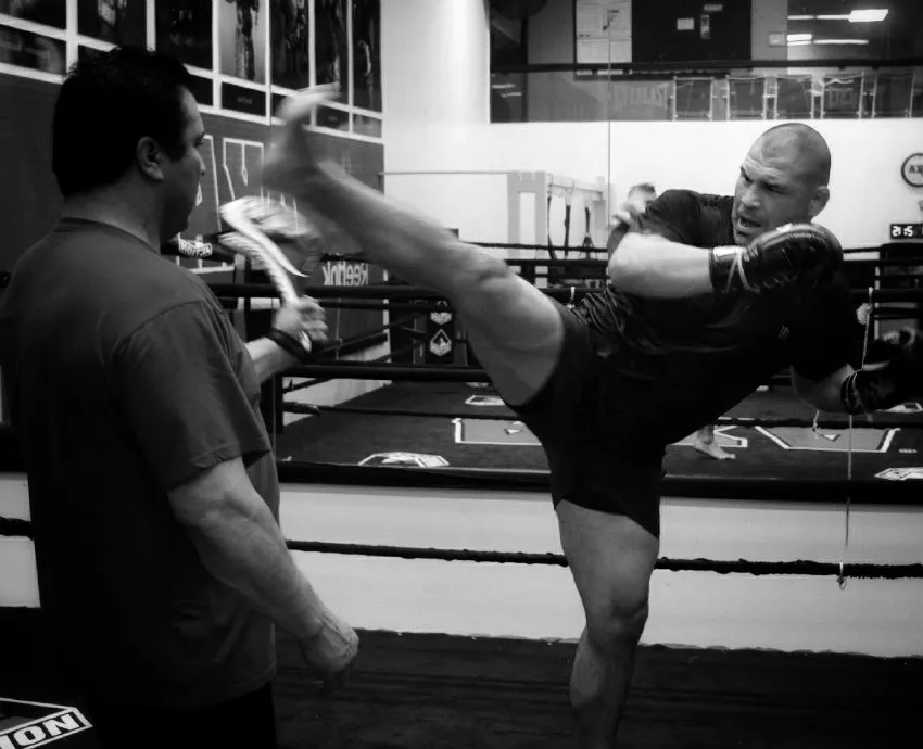 Velásquez durante sesión de entrenamiento