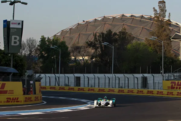 Oliver Turvey, durante prácticas de la Formula E