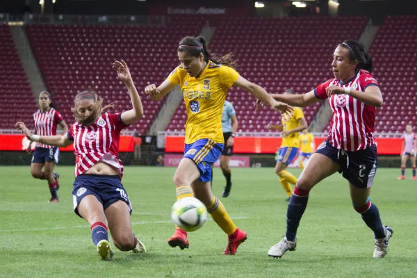 IMAGO7 Acción durante el encuentro entre Tigres y Chivas Femenil