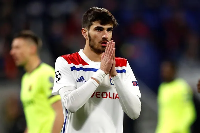 EFE El Lyon estrelló un balón en el poste en el primer tiempo