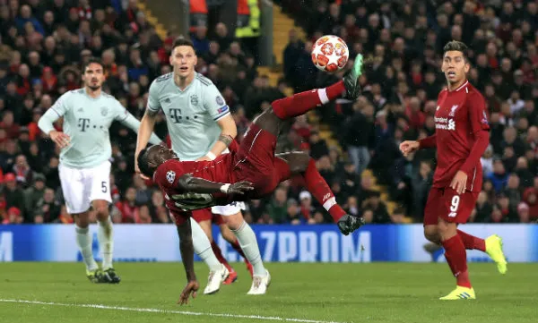 AP Mané en acción durante un encuentro ante el Bayern