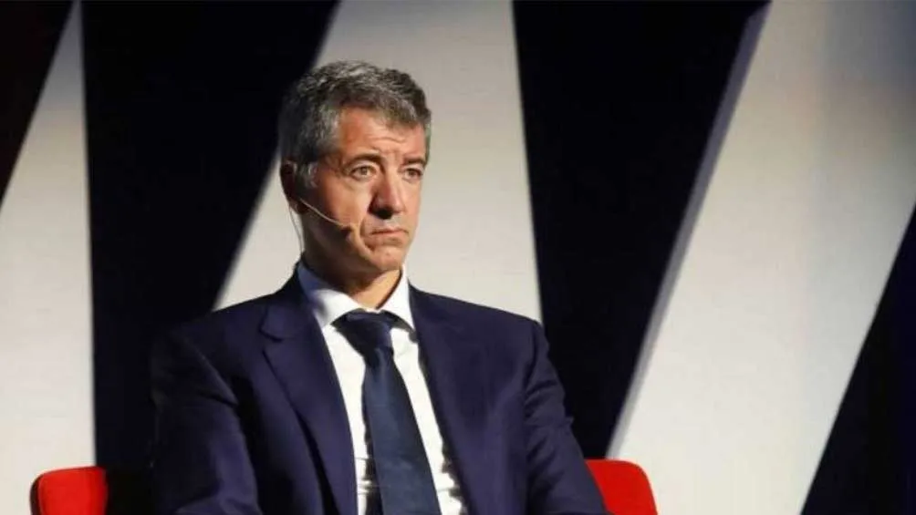 EFE Gil escucha atentamente lo planteado por el público