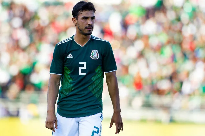 Alanís en un juego de la Selección Mexicana