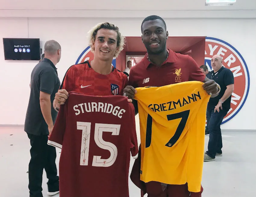 TWITTER @ANTOGRIEZMANN Sturridge intercambia playera con Griezmann