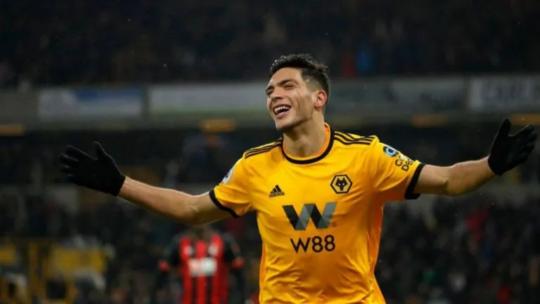 Jiménez festeja uno gol con el Wolverhampton