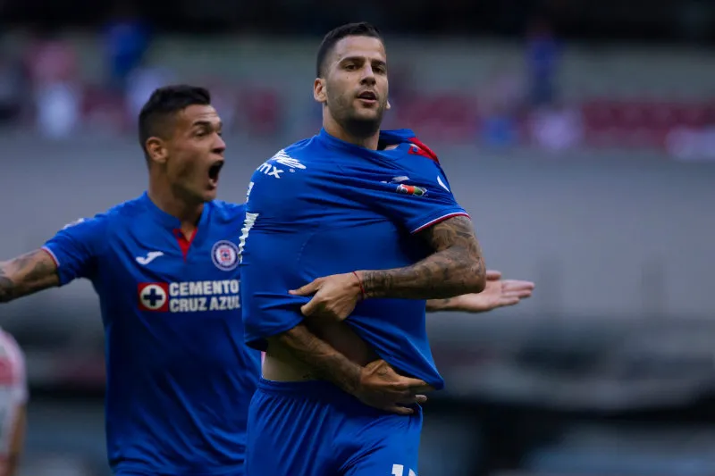 MIGUEL PONTON Jugadores de Cruz Azul festejan un gol