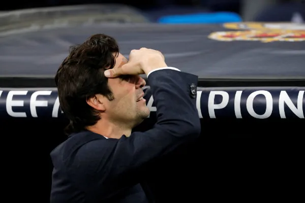 Solari en lamento durante el partido de Octavos de Champions