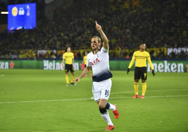 Harry Kane celebra su gol frente al Borussia