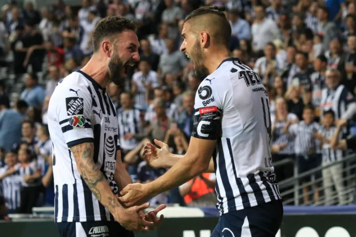 IMAGO7 Layún y Nico Sánchez festejando un gol con Monterrey