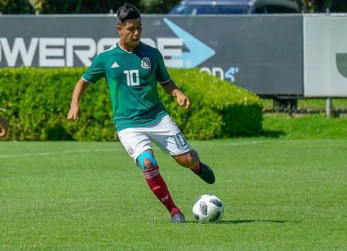 Álvarez, en un juego con la Selección Mexicana