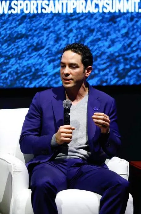 Jorge Alberto Hank durante conferencia