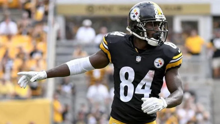 Brown en un partido de los Steelers