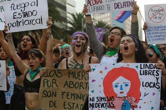 Mujeres se manifiestan