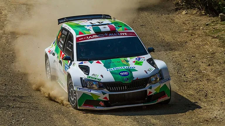 MEXSPORT Benito Guerra en su vehículo