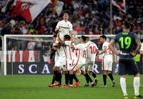 Ben Yedder festeja gol