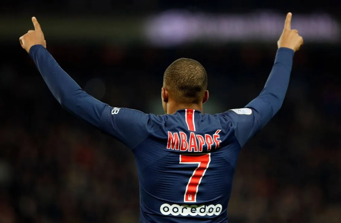 Kylian celebra triunfo de su equipo