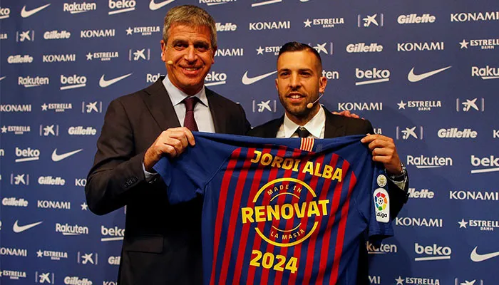 Jordi Alba y el Vicepresidente del Club Barcelona