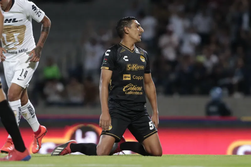 DANIEL GÁMEZ Luis Jerez se lamenta por meter el autogol