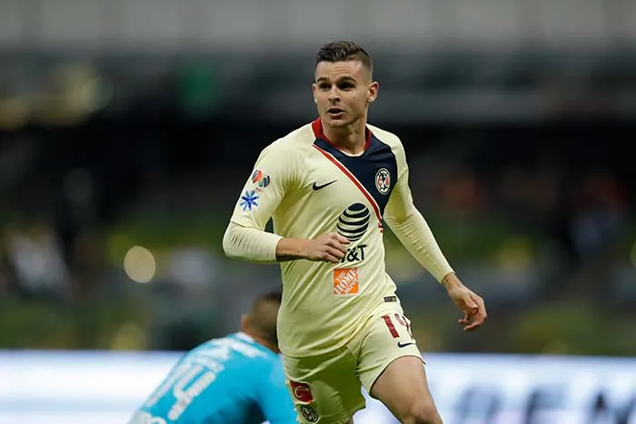 Benedetti corre en forma de festejo