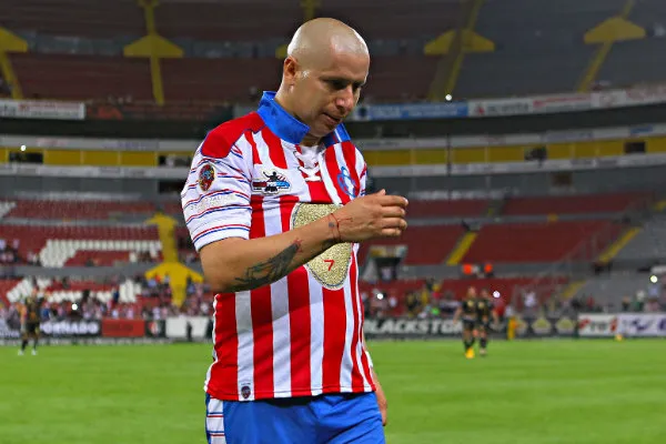 Adolfo Bautista durante su partido de despedida