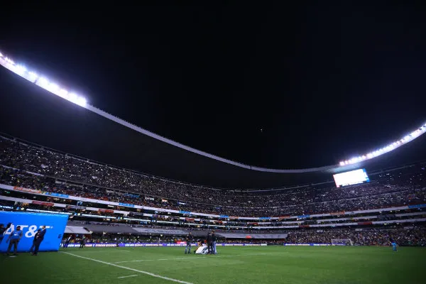 Las luces del Estadio Azteca se apagaron por unos minutos