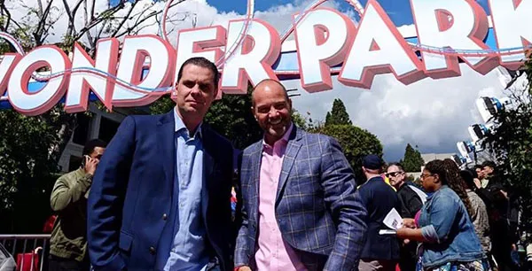 INSTAGRAM @garciaposti Los comentaristas de TV Azteca, durante un viaje