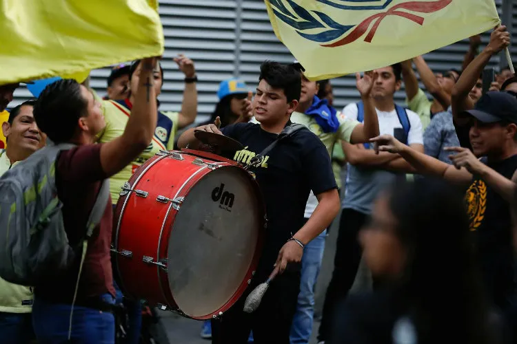 Afición recibe al América con cánticos