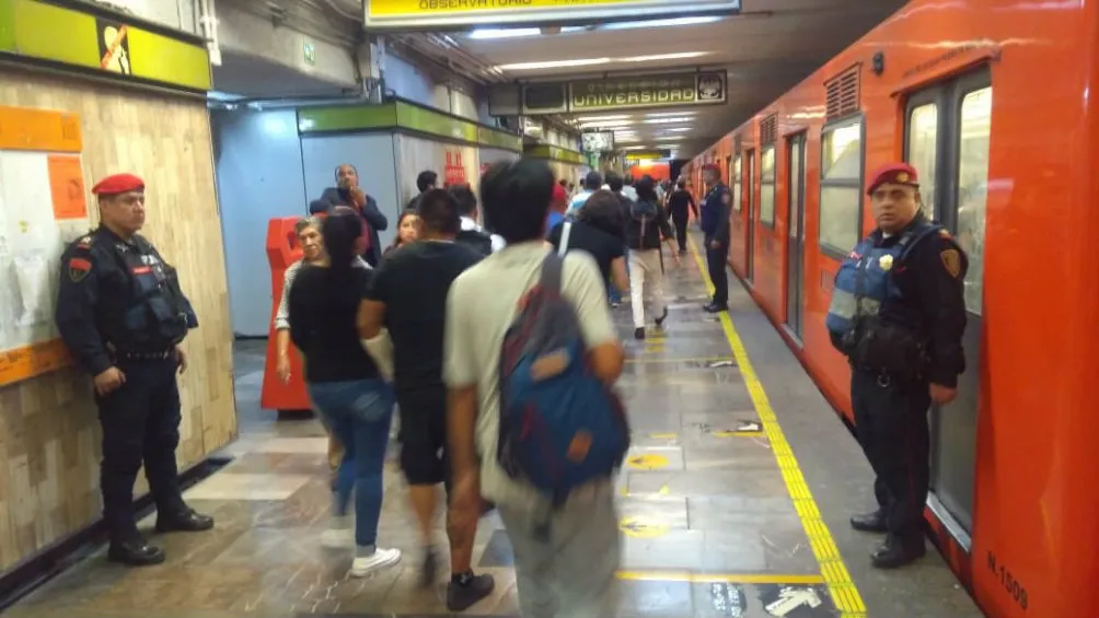 TWITTER @MEDTROCDMX Usuarios utilizan el Metro de la Ciudad de México