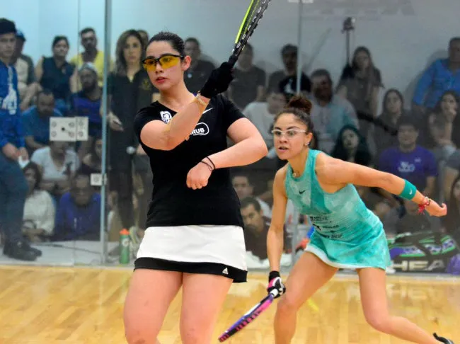 TIGRES DIRECCIÓN DE DEPORTES DE LA UANL Mejía y Longoria durante un partido