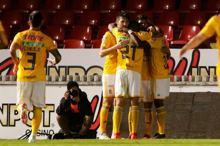Tigres festejando un gol ante Veracruz