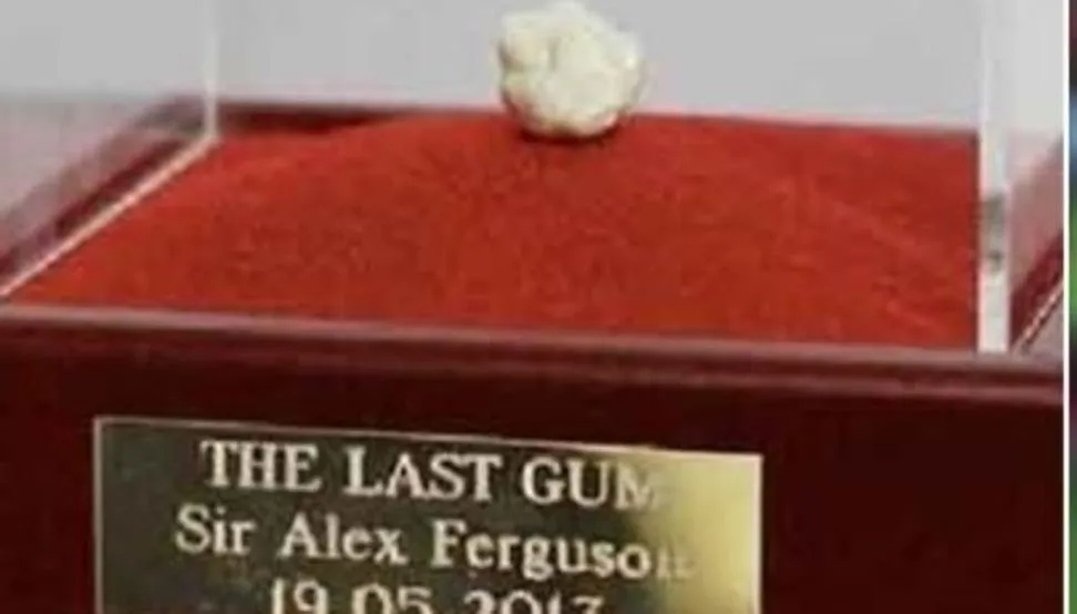 chicle masticado por el exentrenador, Sir Alex Ferguson.