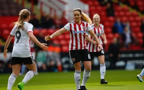 TWITTER @SuperSoph_xxx Sophie Jones durante un partido