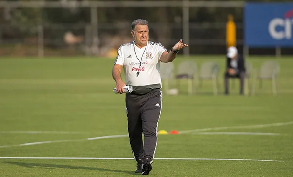 Gerardo Martino da indicaciones en entrenamiento del Tri