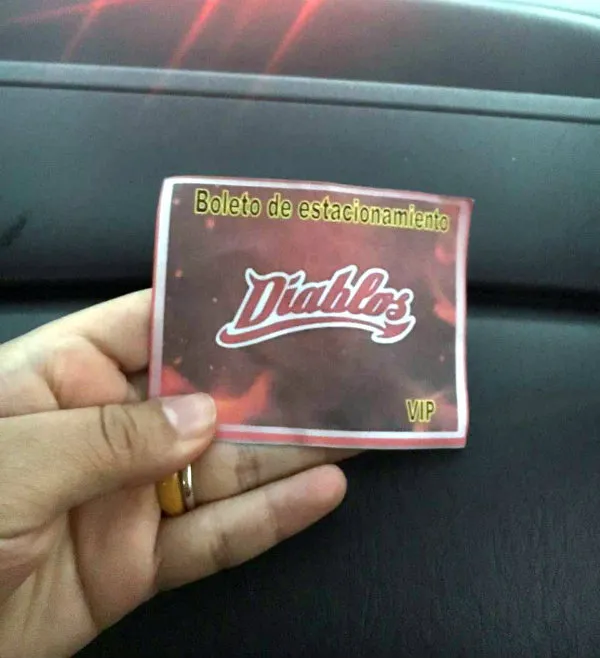 RÉCORD Boletos que se ofrecían a las afueras del Alfredo Harp Helú